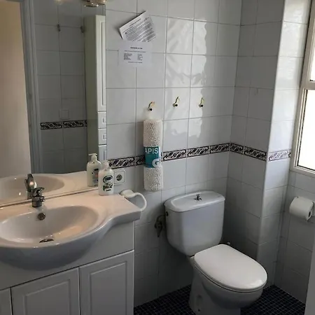 Met Zicht Op Zee, Op 40 Meter. Apartment